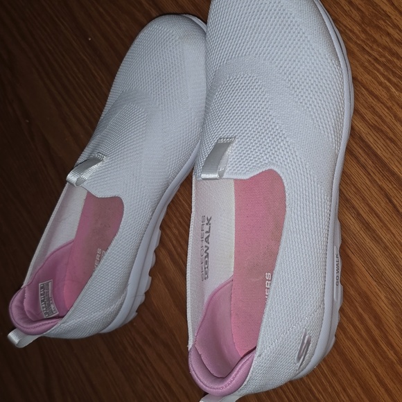 Sketchers GOGA Mat shoes - Picture 2 of 5